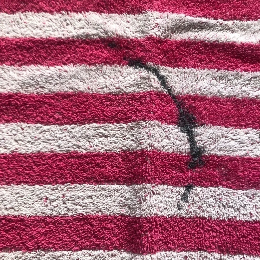 Pink & White striped beach towel (Tiny Flaw)